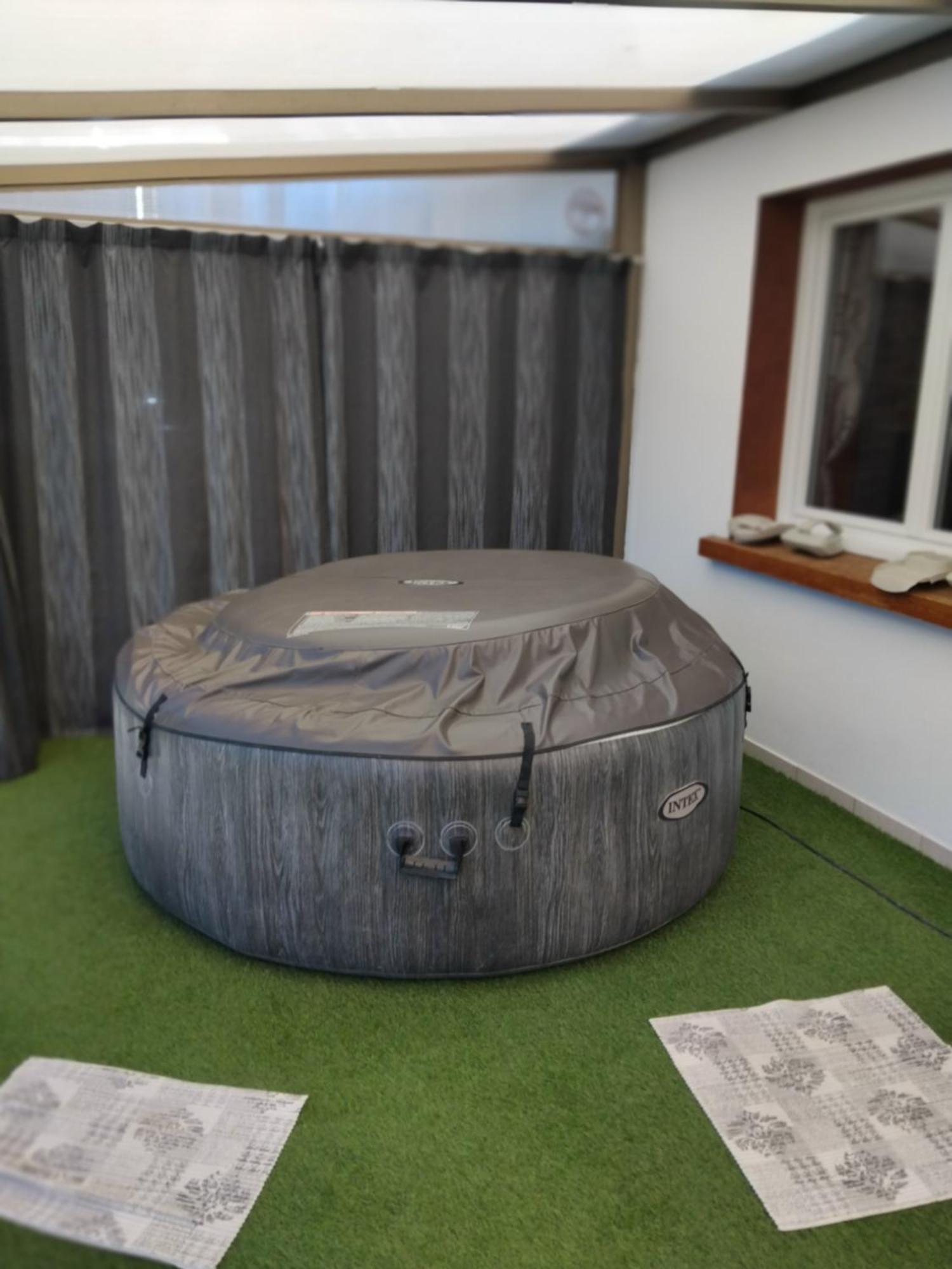 Gite De La Souche Avec Jacuzzi Doudeauville Екстериор снимка